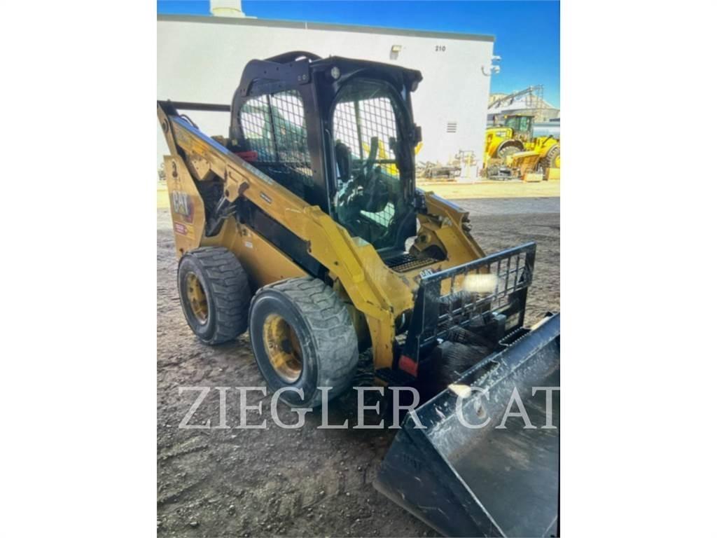 CAT 262D3 Ładowarki burtowe