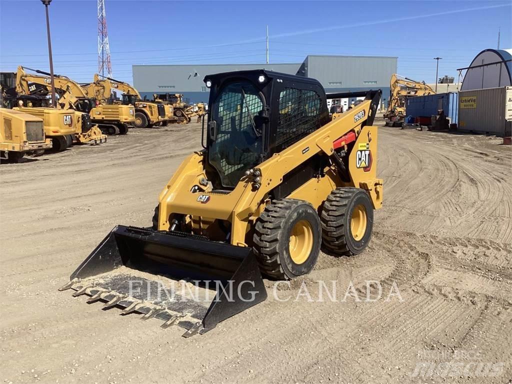 CAT 262D3 Ładowarki burtowe
