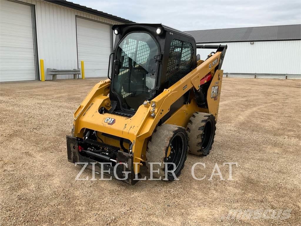CAT 262D3 Ładowarki burtowe