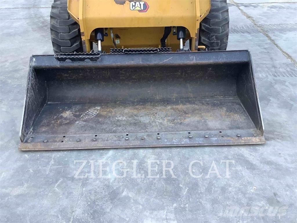 CAT 262D3 Ładowarki burtowe