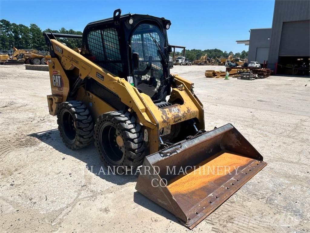 CAT 262D3 Ładowarki burtowe
