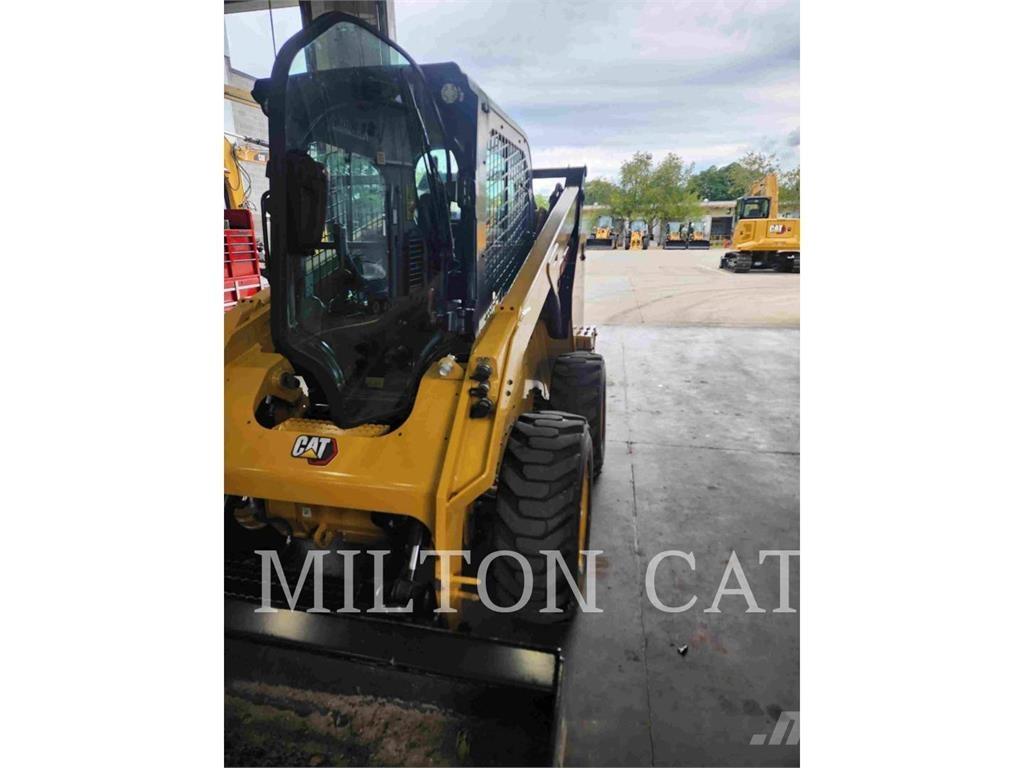 CAT 262D3 Ładowarki burtowe
