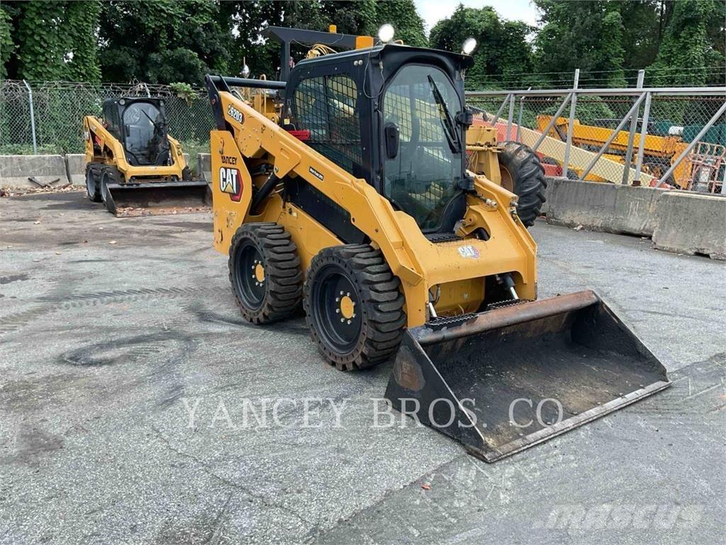 CAT 262D3 Ładowarki burtowe