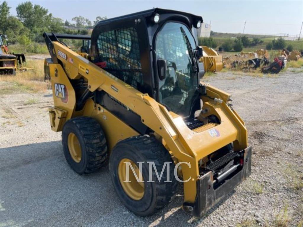 CAT 262D3 Ładowarki burtowe