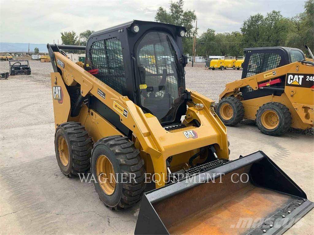 CAT 262D3 Ładowarki burtowe