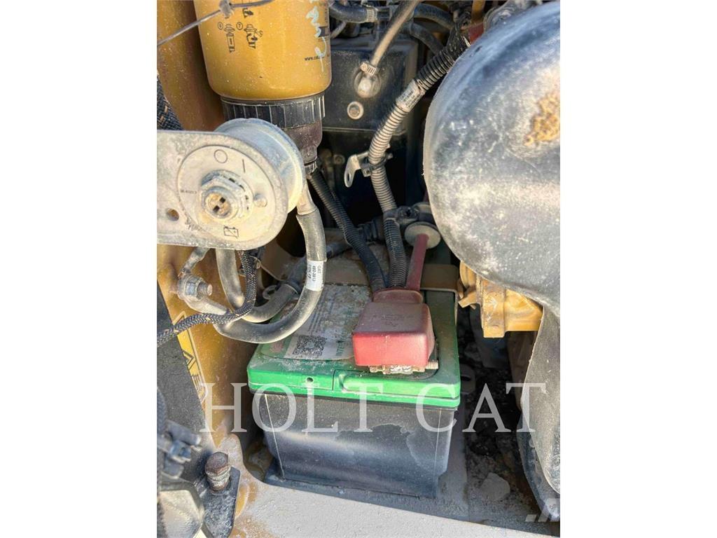 CAT 262D3 Ładowarki burtowe