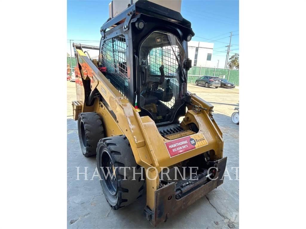 CAT 262D3 Ładowarki burtowe