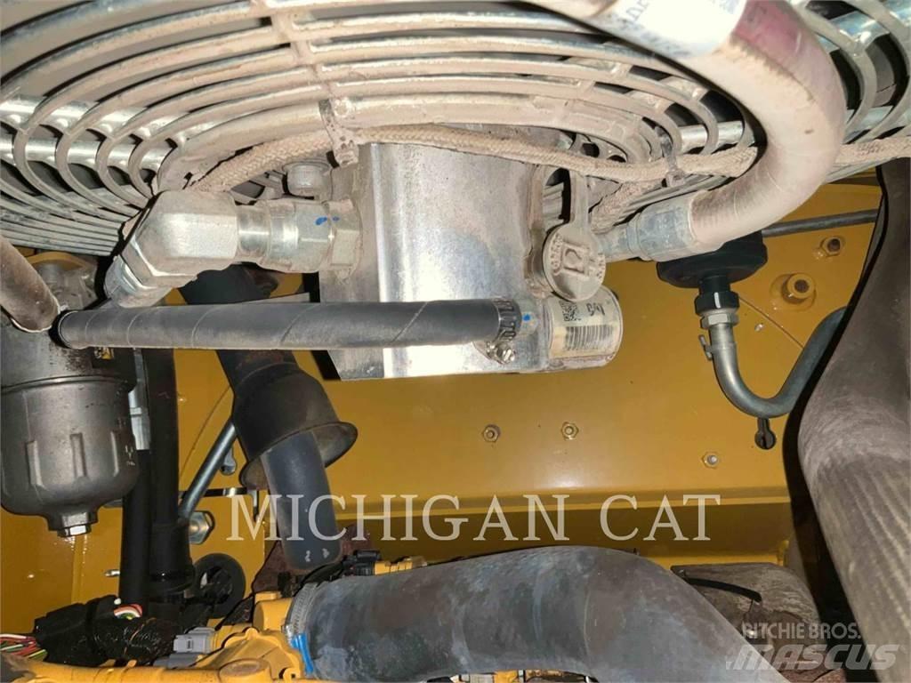 CAT 262D3 A2HQR Ładowarki burtowe