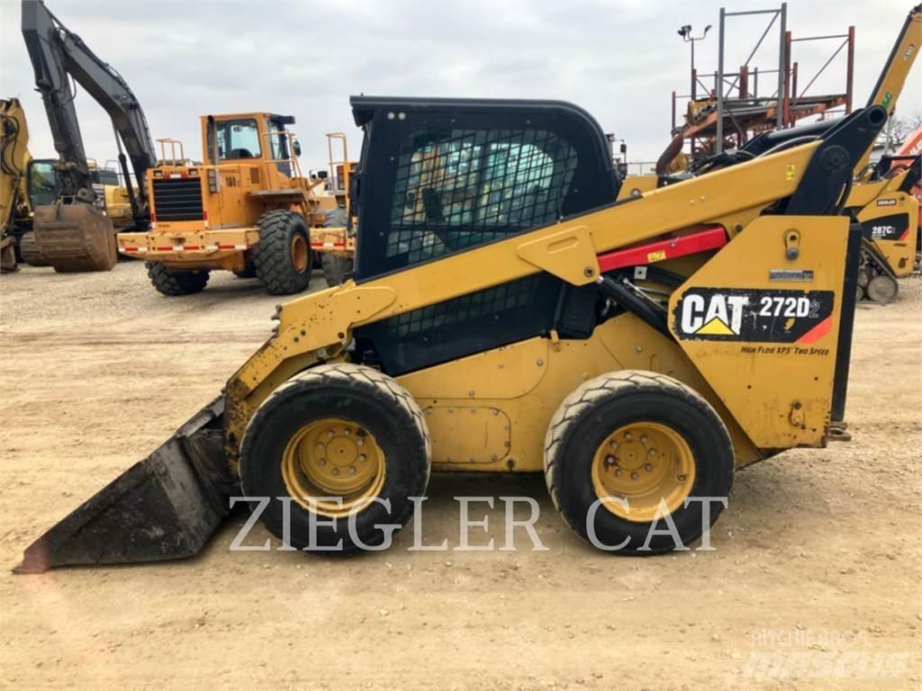 CAT 272D2 Ładowarki burtowe