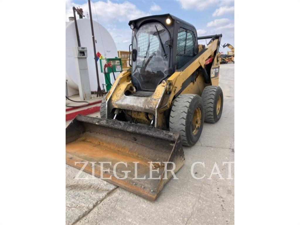 CAT 272D2 Ładowarki burtowe