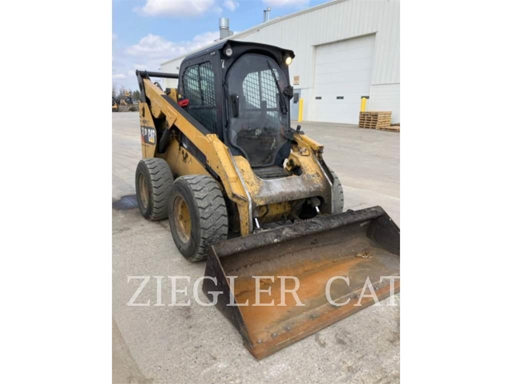 CAT 272D2 Ładowarki burtowe