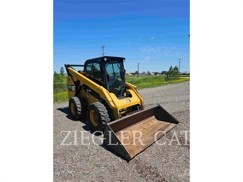 CAT 272D2 Ładowarki burtowe