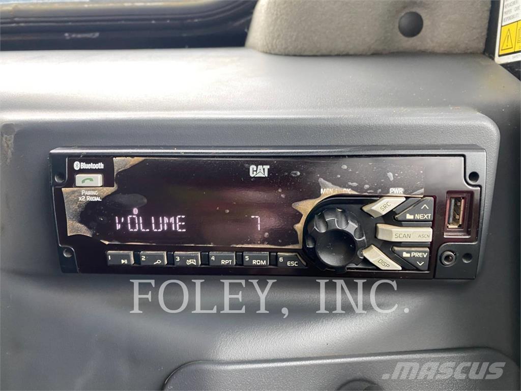 CAT 272D2 Ładowarki burtowe