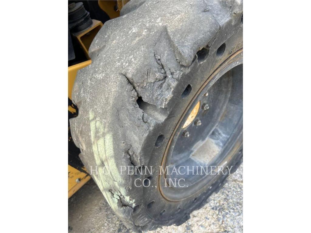 CAT 272D2XHP Ładowarki burtowe