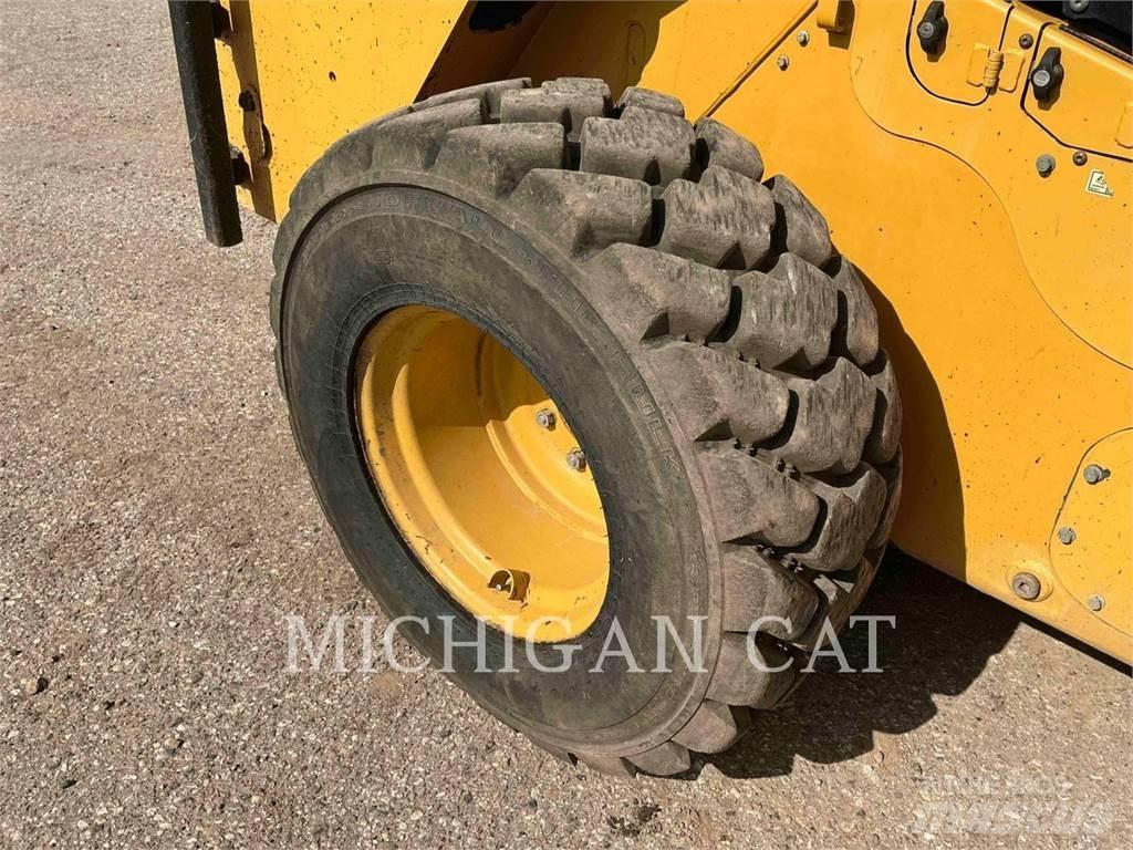 CAT 272D2XHP AQ Ładowarki burtowe
