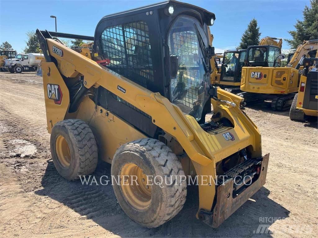 CAT 272D3 Ładowarki burtowe