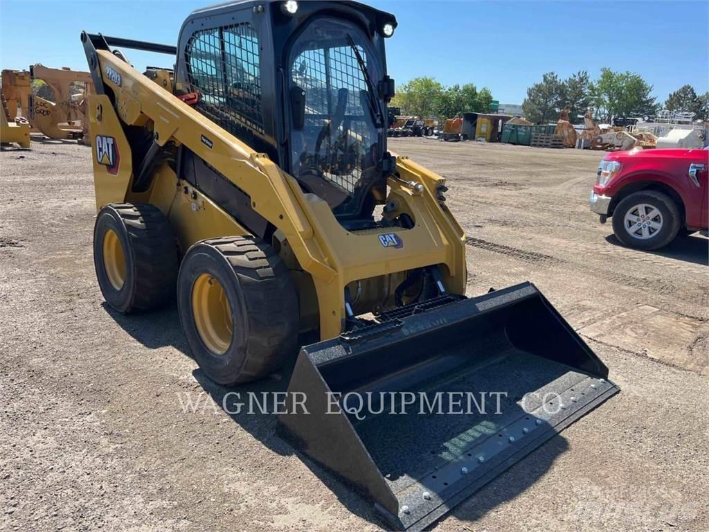 CAT 272D3 Ładowarki burtowe