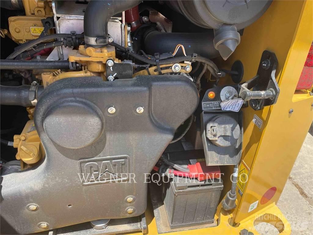 CAT 272D3 Ładowarki burtowe