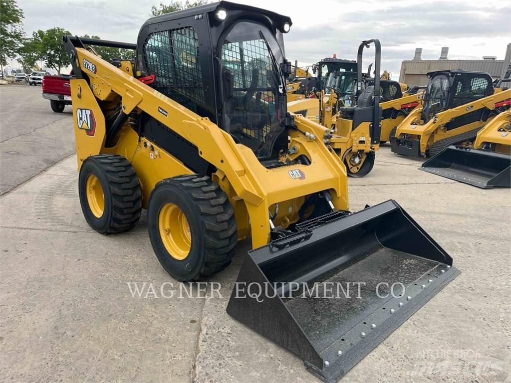 CAT 272D3 Ładowarki burtowe