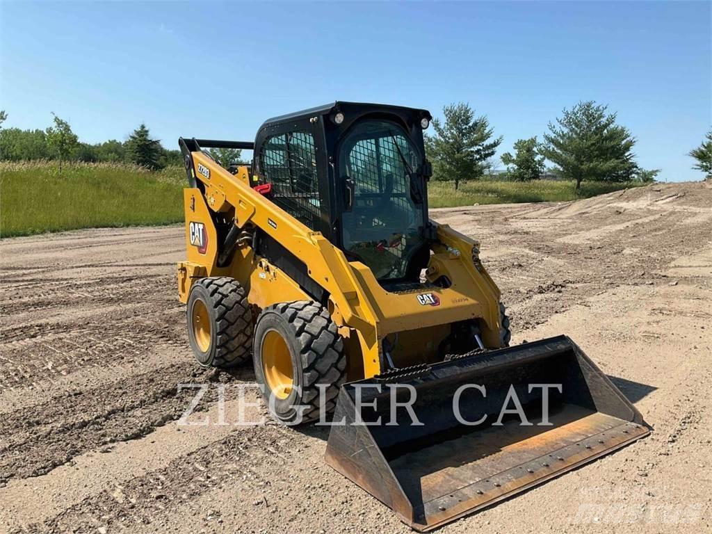 CAT 272D3 Ładowarki burtowe