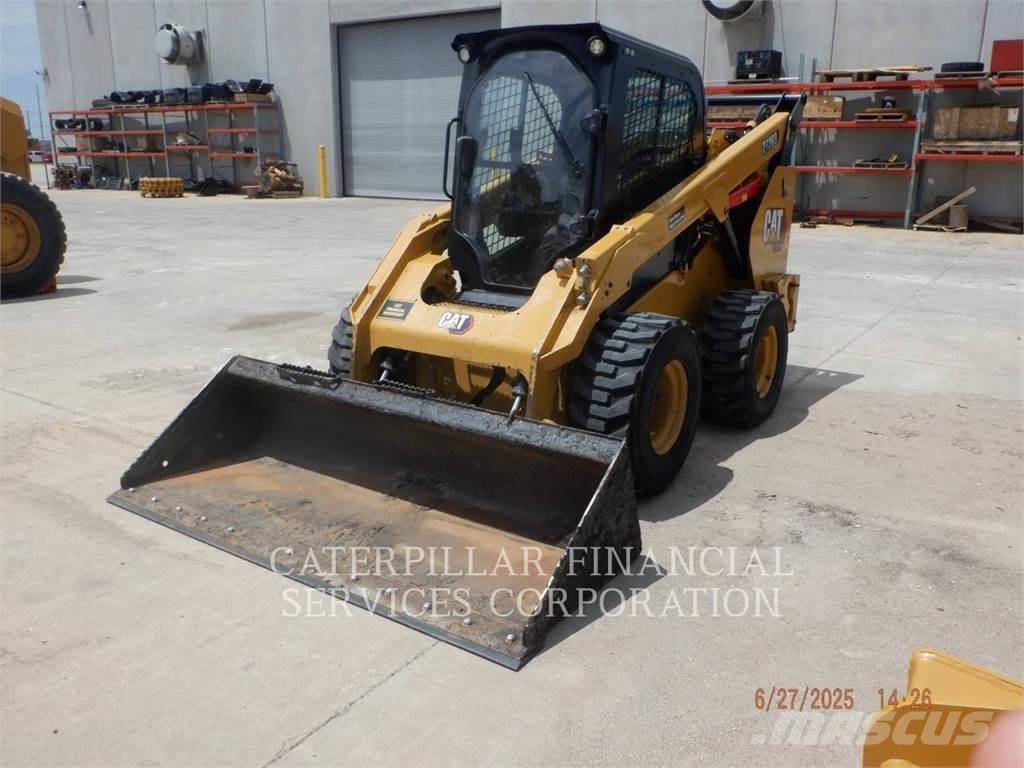 CAT 272D3 Ładowarki burtowe