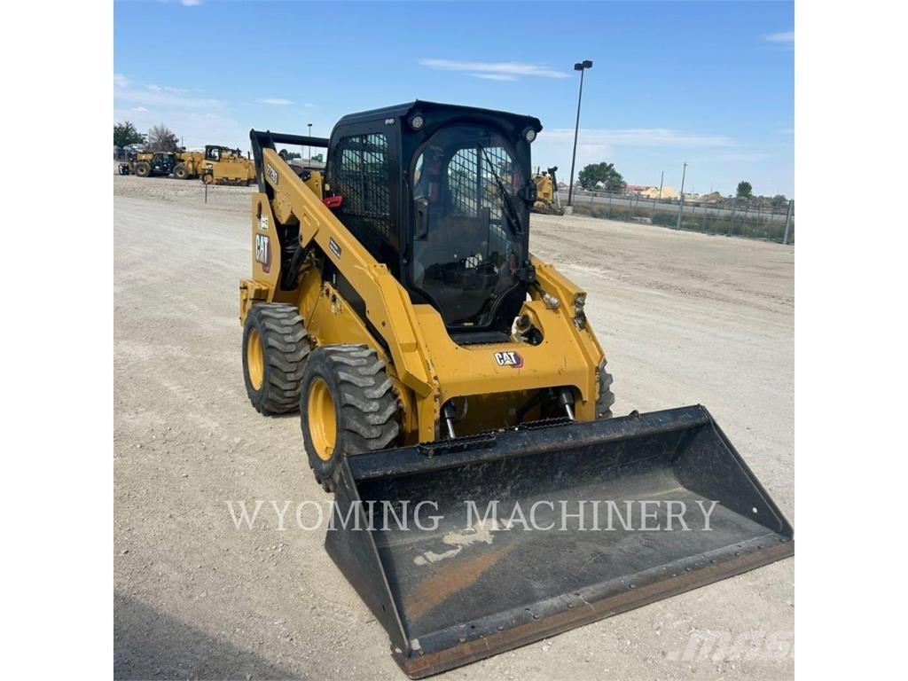 CAT 272D3 Ładowarki burtowe