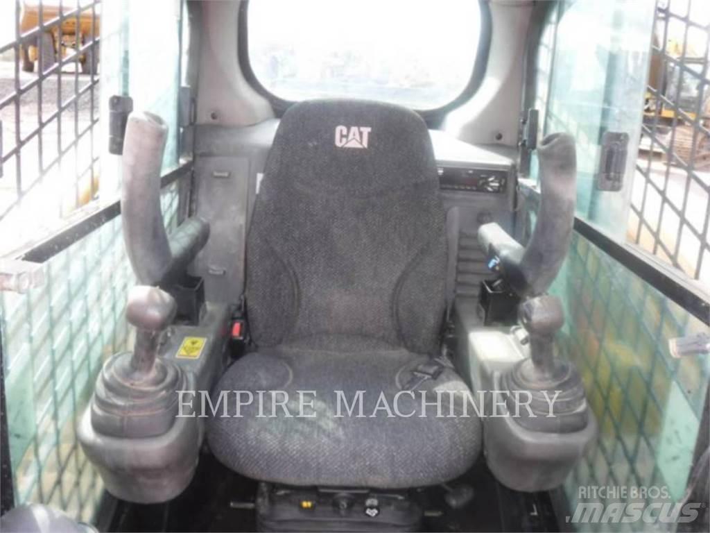CAT 279D Ładowarki burtowe