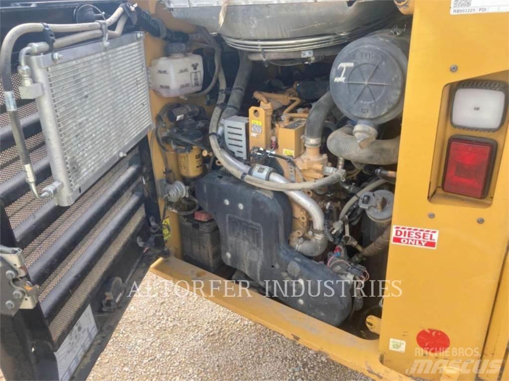 CAT 279D3 Ładowarki burtowe