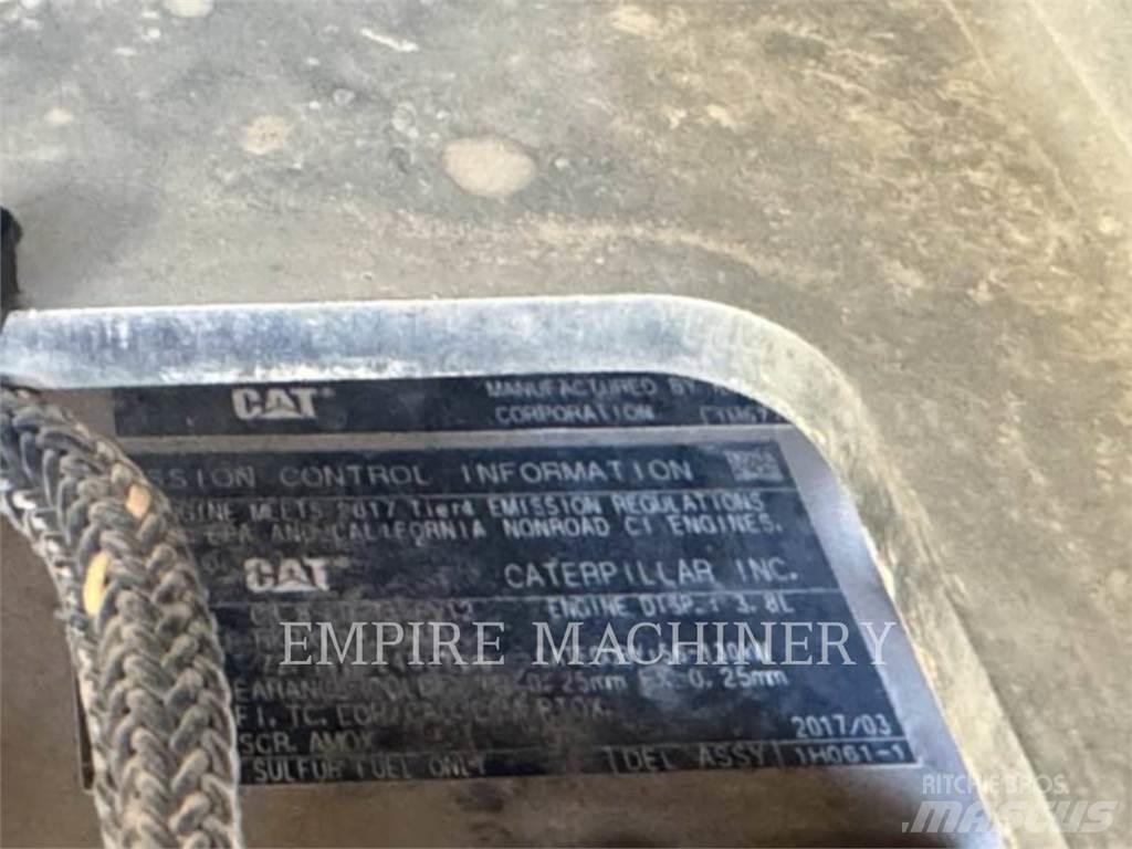 CAT 299D2 Ładowarki burtowe