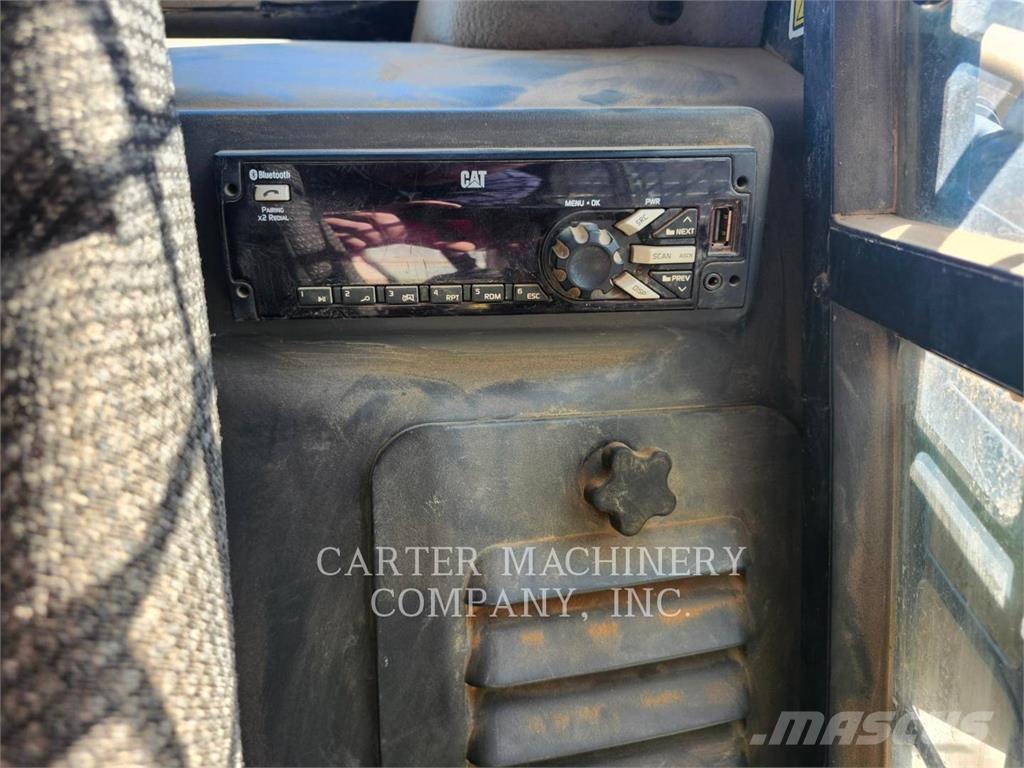 CAT 299D2 Ładowarki burtowe