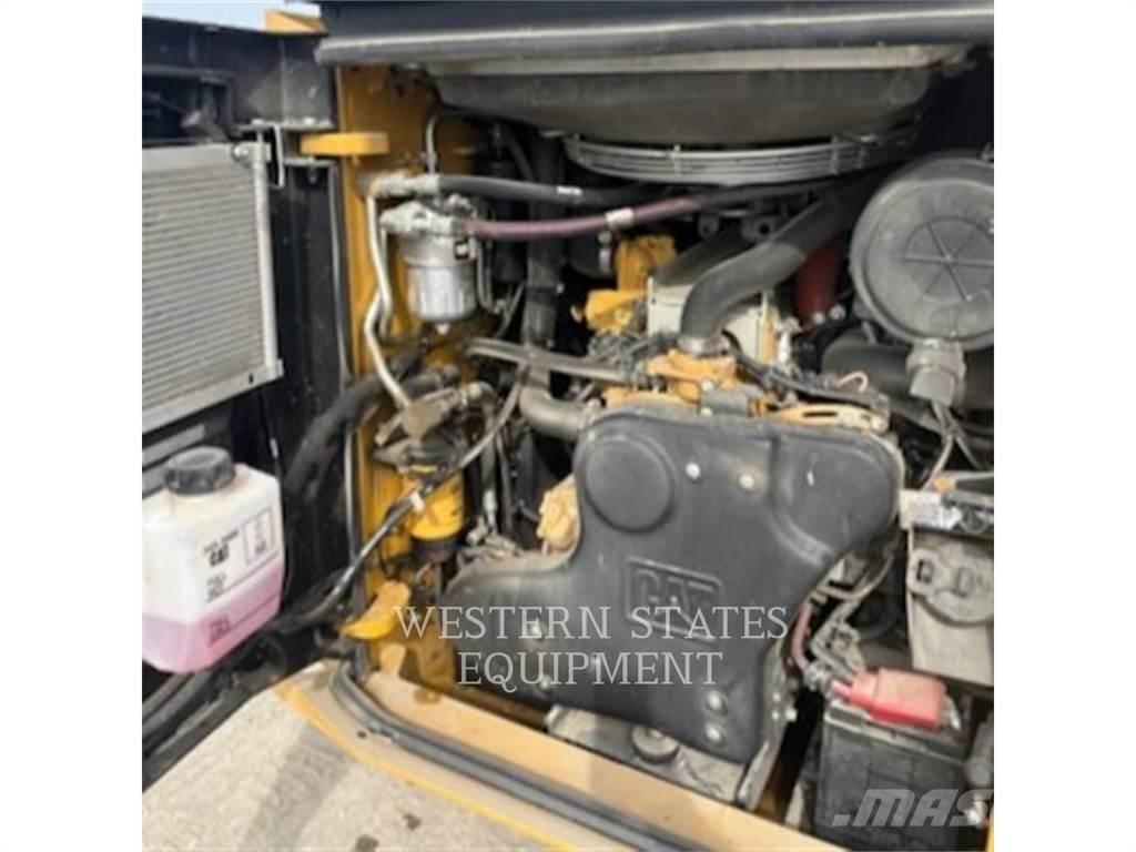 CAT 299D3 Ładowarki burtowe