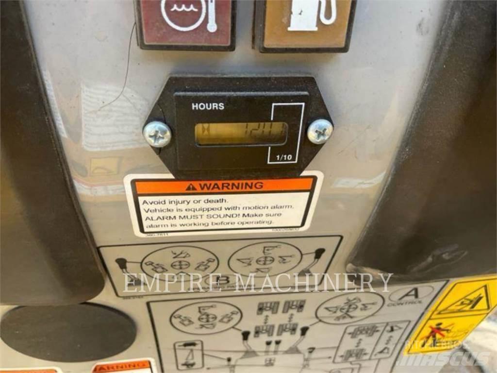 CAT 300.9D Koparki gąsienicowe