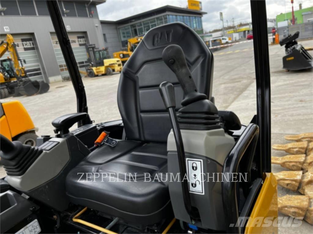 CAT 301.5-05A Koparki gąsienicowe