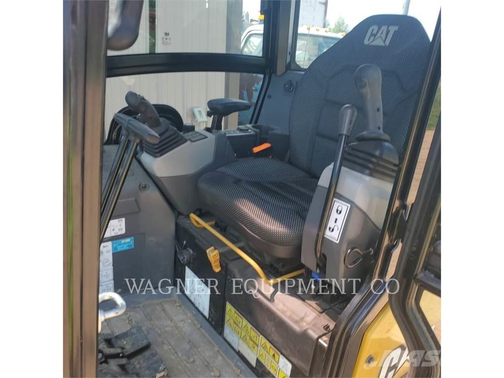 CAT 301.8 Koparki gąsienicowe