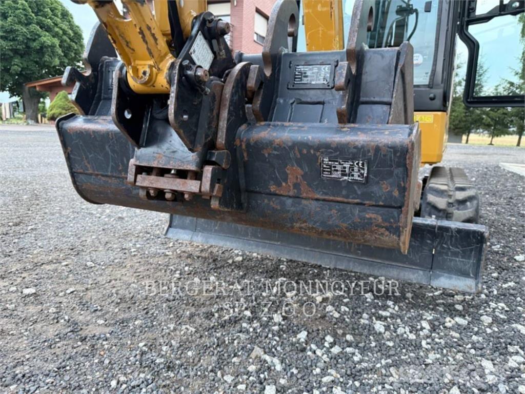 CAT 301.8 Koparki gąsienicowe