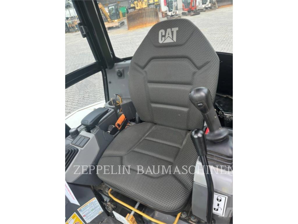 CAT 302.7CR-07 Koparki gąsienicowe