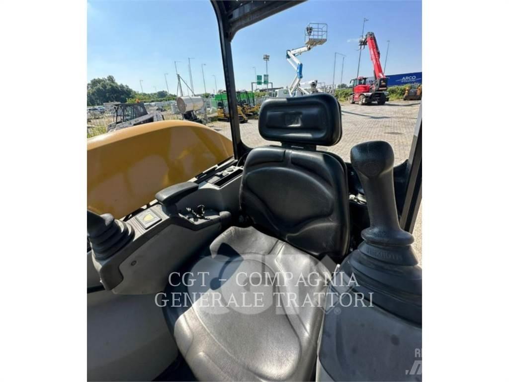 CAT 302.7DCR Koparki gąsienicowe