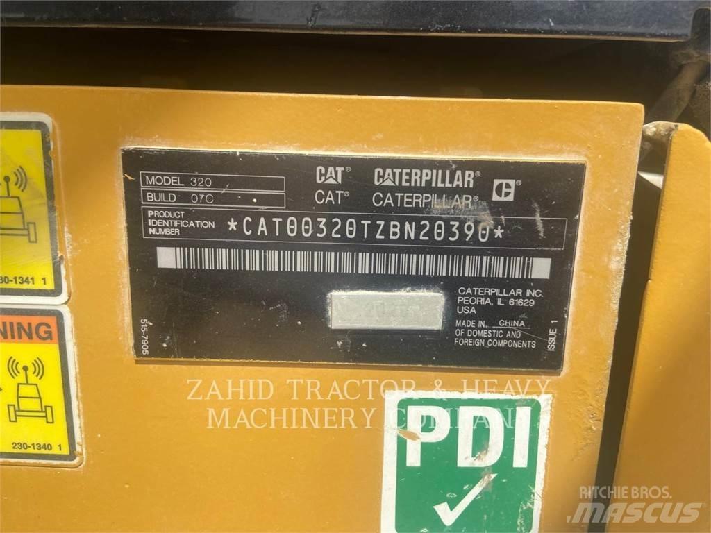 CAT 32007 Koparki gąsienicowe