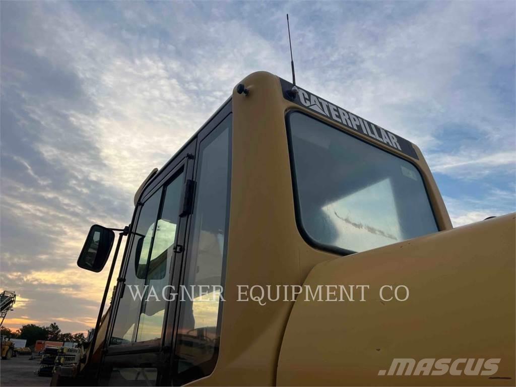 CAT 320CL Koparki gąsienicowe