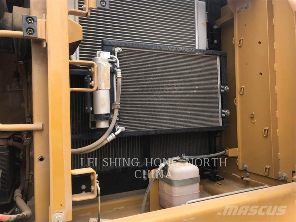 CAT 320D2 Koparki gąsienicowe