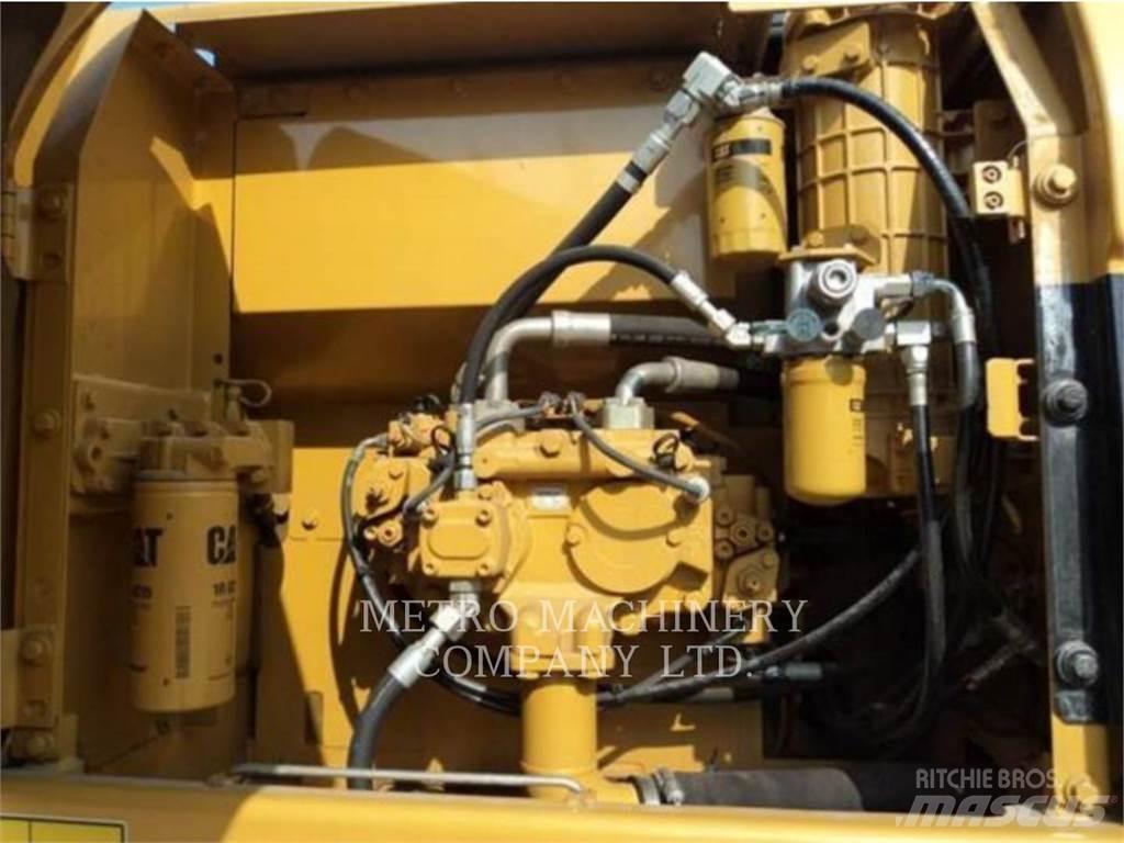 CAT 320DGC Koparki gąsienicowe