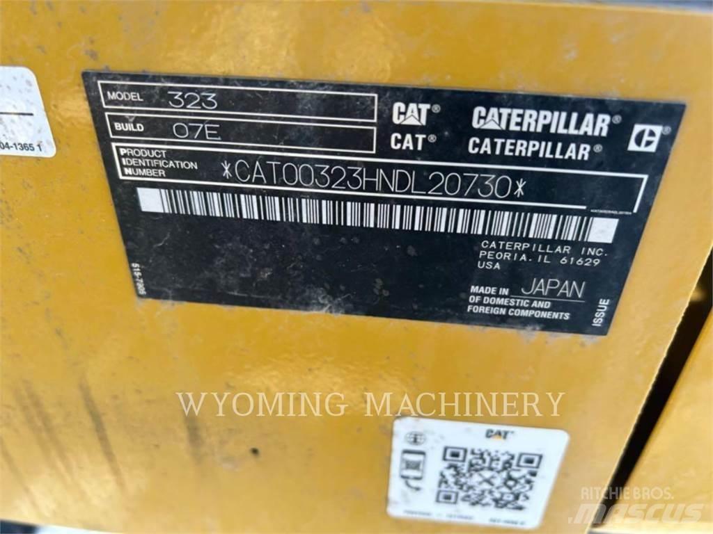 CAT 323 Koparki gąsienicowe