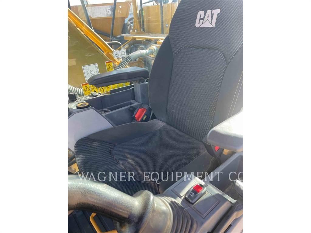 CAT 323 Koparki gąsienicowe