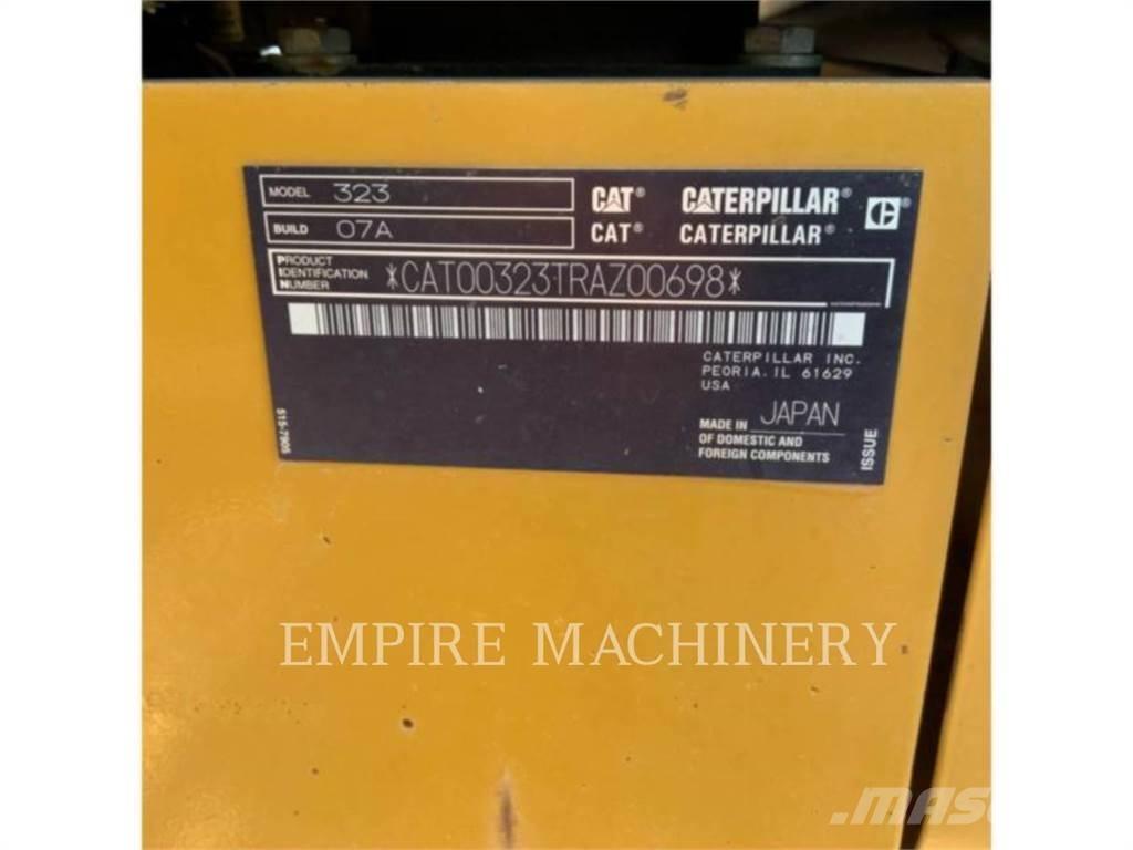 CAT 323-07 Koparki gąsienicowe