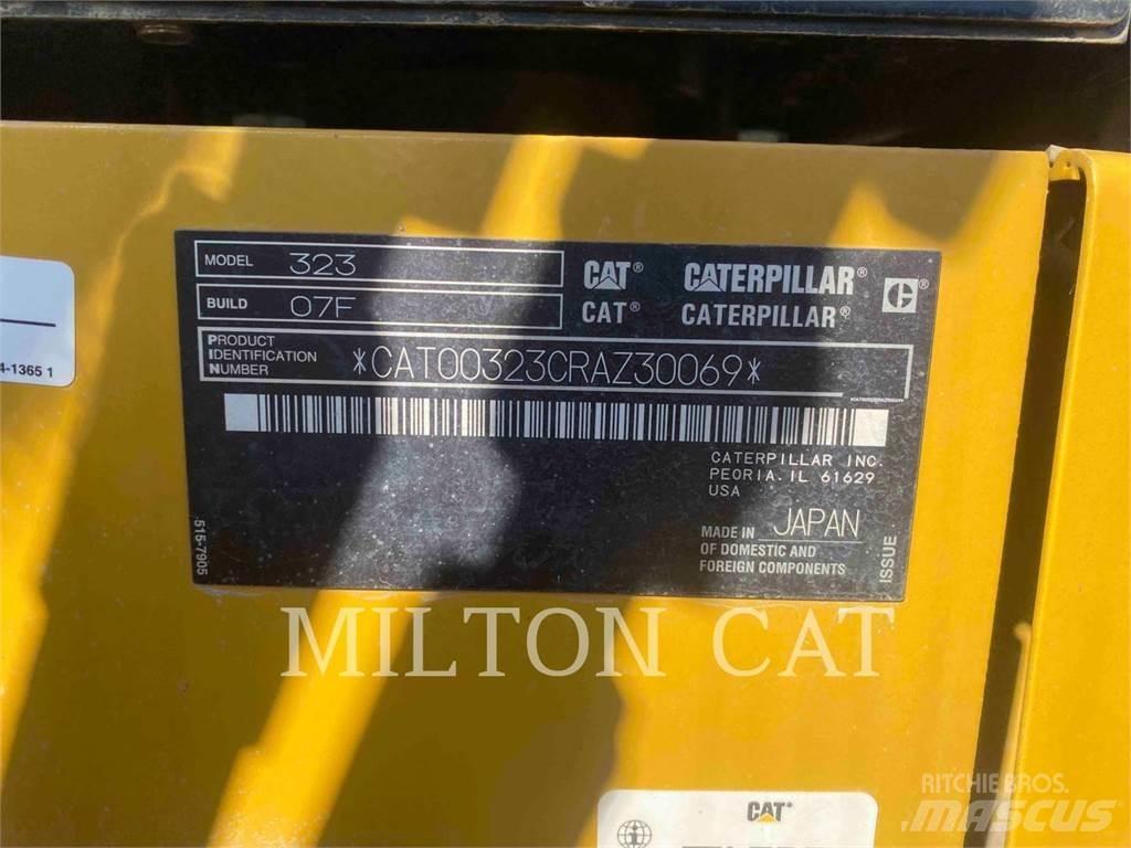 CAT 32307 Koparki gąsienicowe