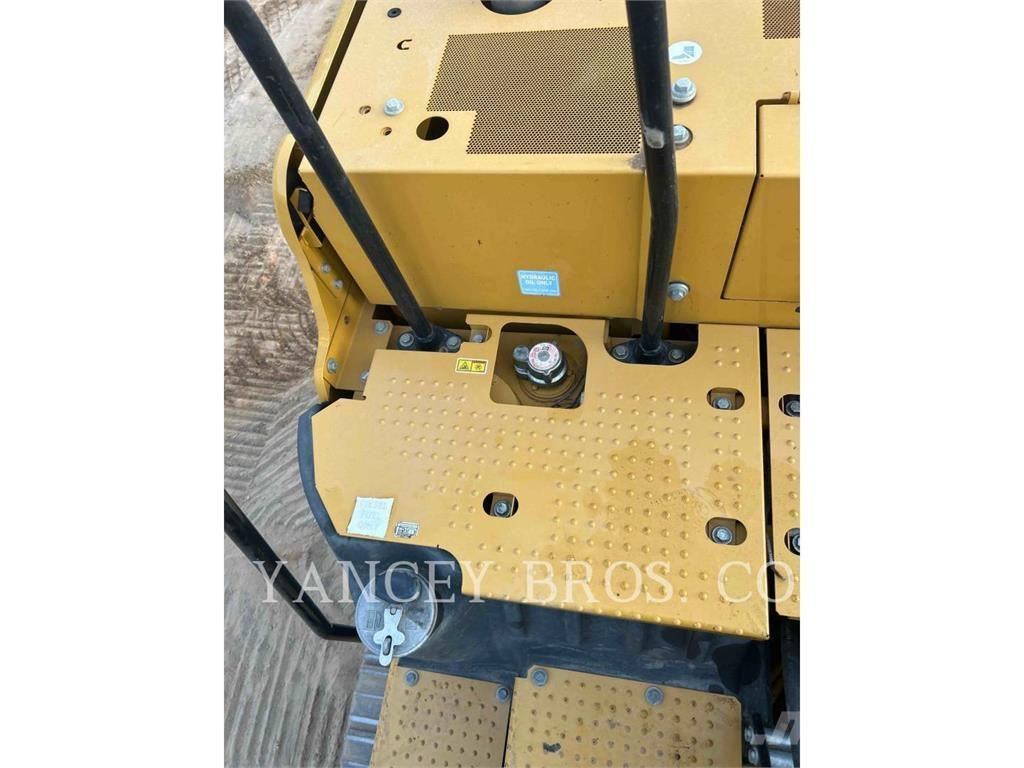 CAT 32307 Koparki gąsienicowe