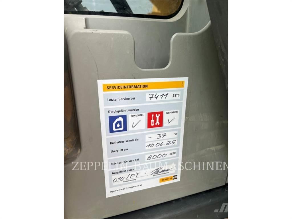 CAT 323FL Koparki gąsienicowe
