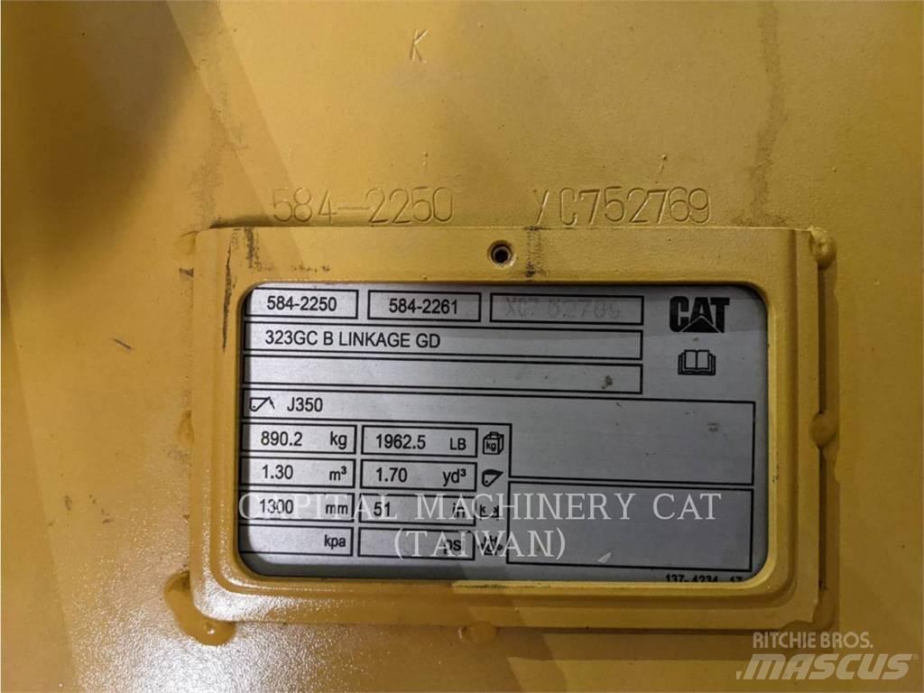 CAT 323GC Łyżki do ładowarek