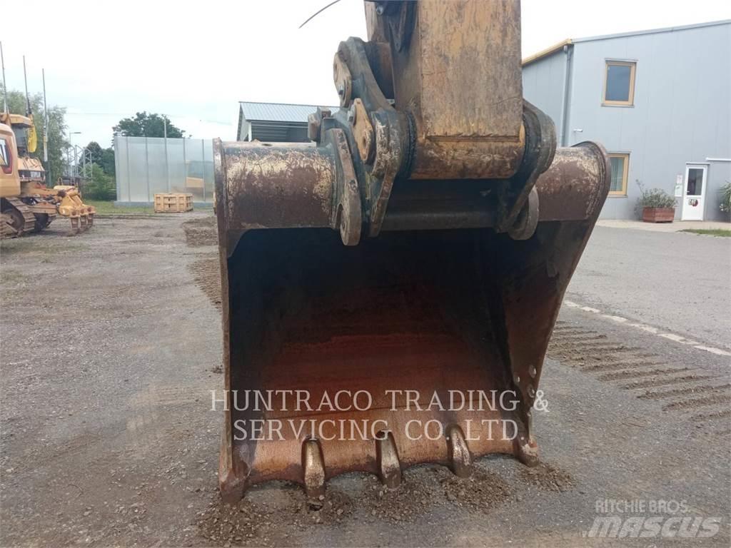 CAT 326-07 Koparki gąsienicowe