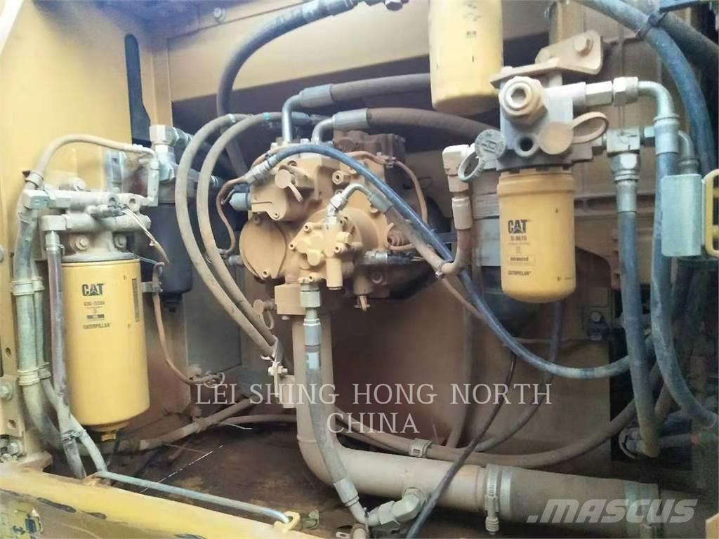 CAT 326D2L Koparki gąsienicowe